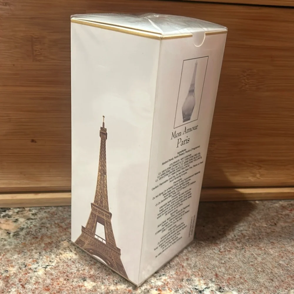 Mon Amour Paris
Brand New in plastic!
3.06 ounces - Picture 4 of 4